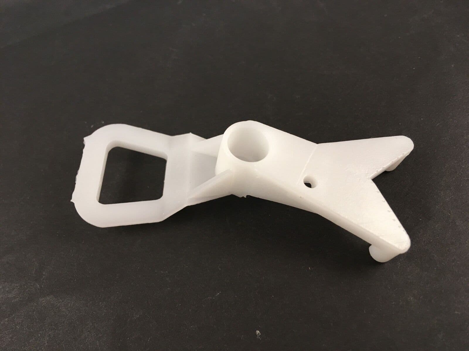 1X Boot/Trunk Lock Clips Rear for Mercedes Vito Vito/Mixto Bus Box White Plastic
