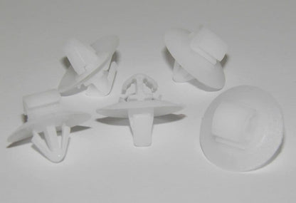 20x White Plastic Trim Clips for Iveco Fiat Van Bumper Door Side Moulding