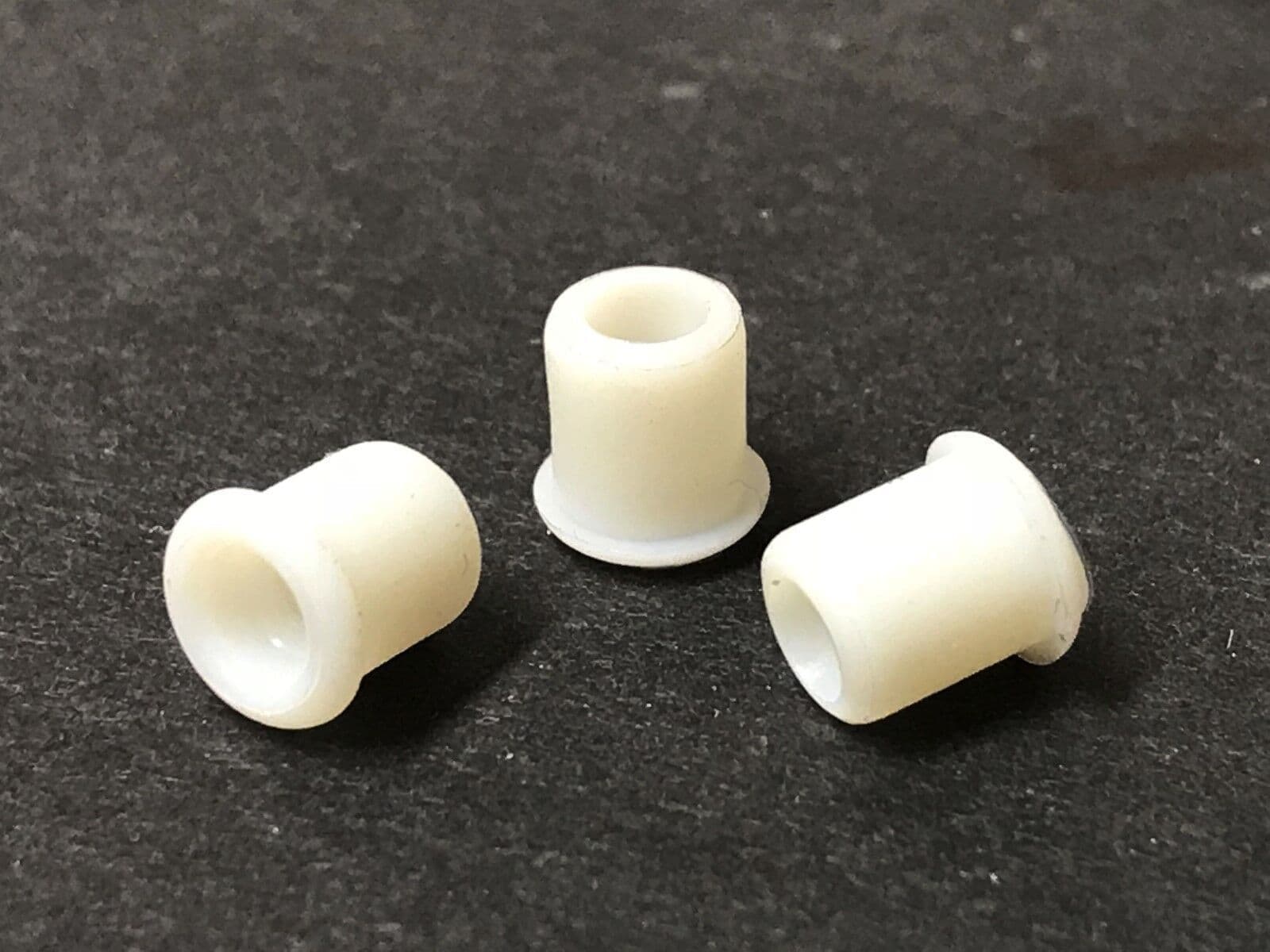 3x White Plastic Rear Boot Lid Badge Star Grommets for Mercedes-Benz A2019972281