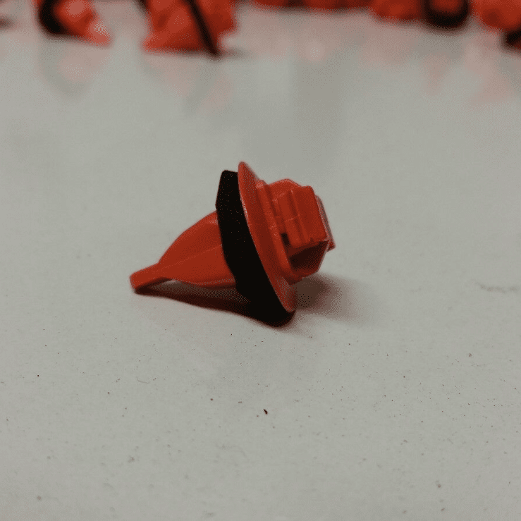 5x Orange Plastic Trim Clips for Toyota Land Cruiser Prado Wheel Arch