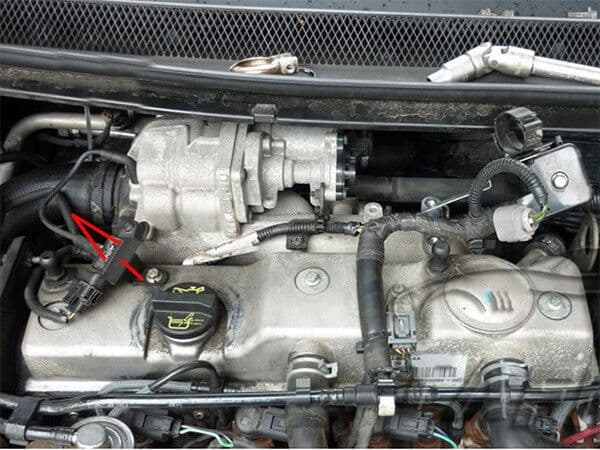 Intercooler Turbo Engine Hose Pipe for Ford Focus Cmax 1.6 1.8 Tdci 4M516K863Be